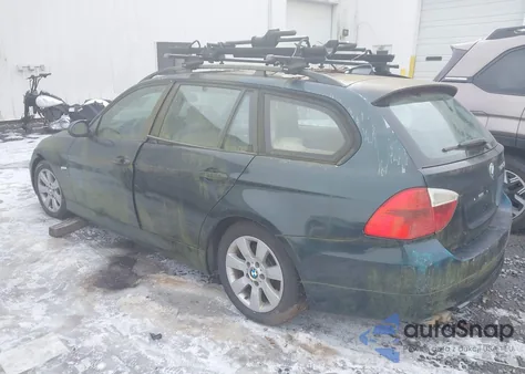 2006 BMW 325Xit z USA, uszkodzony, nr VIN WBAVT13516KW22546